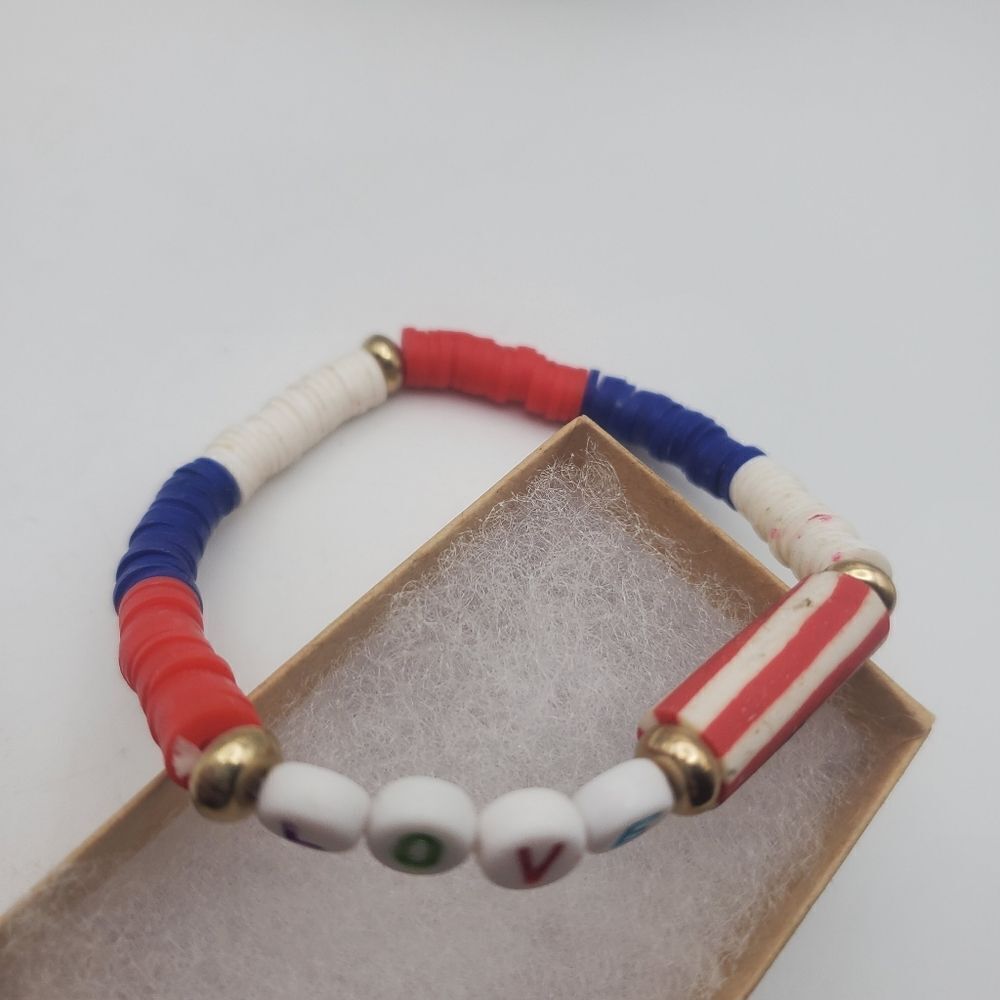 Love‎ patriotic USA bracelet beaded